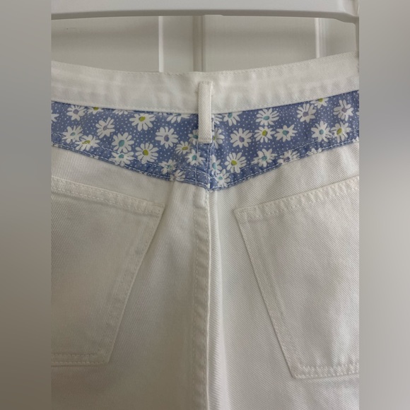 Vintage High waisted Shorts With Cute Floral Details - VINTAGE EZLA - Picture 8 of 8